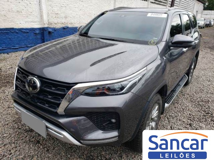 TOYOTA HILUX SW4 21/21